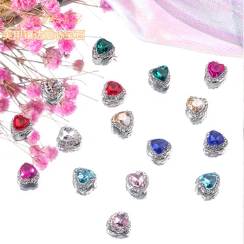 Новый 10шт 3D Love Heart Diamond Nail Art Ювелирные изделия из сплава с бриллиантами, Украшения для ногтей в форме сердца в стиле ретро, Аксессуары для украшения ногтей